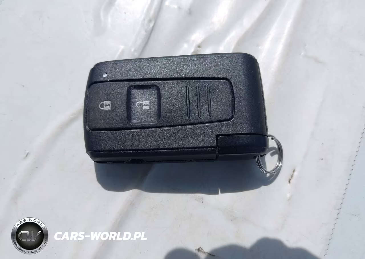 2004 Toyota Prius VIN:JTDKB20UX40064327 - 11