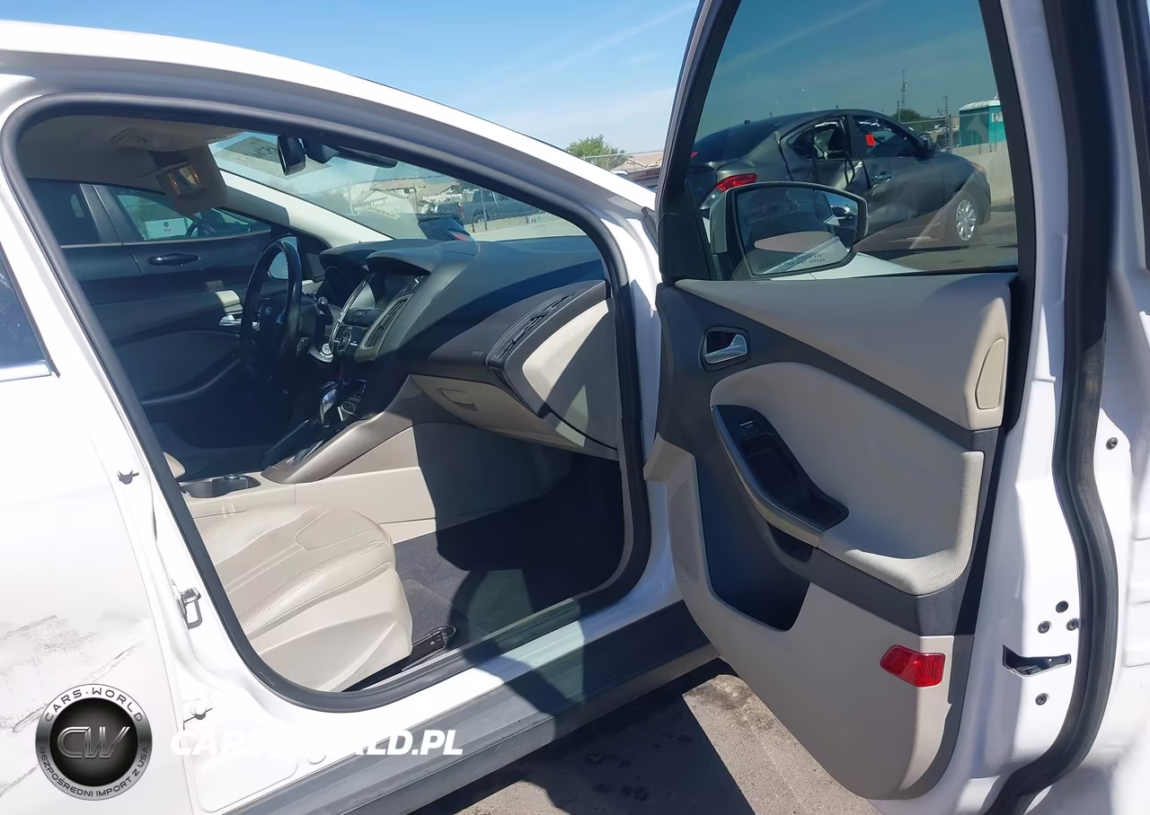 2012 Ford Focus Sel VIN:1FAHP3M22CL237058 - 5