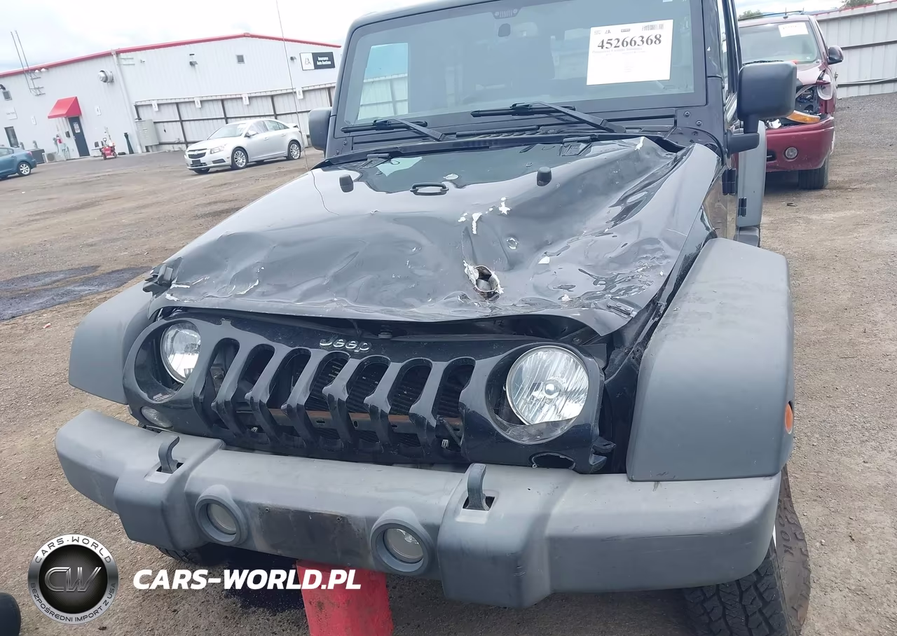 2015 Jeep Wrangler Unlimited Sport VIN:1C4BJWDG2FL747199 - 6