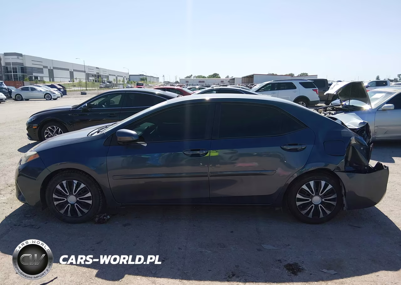 2015 Toyota Corolla Le VIN:5YFBURHE4FP240992 - 14