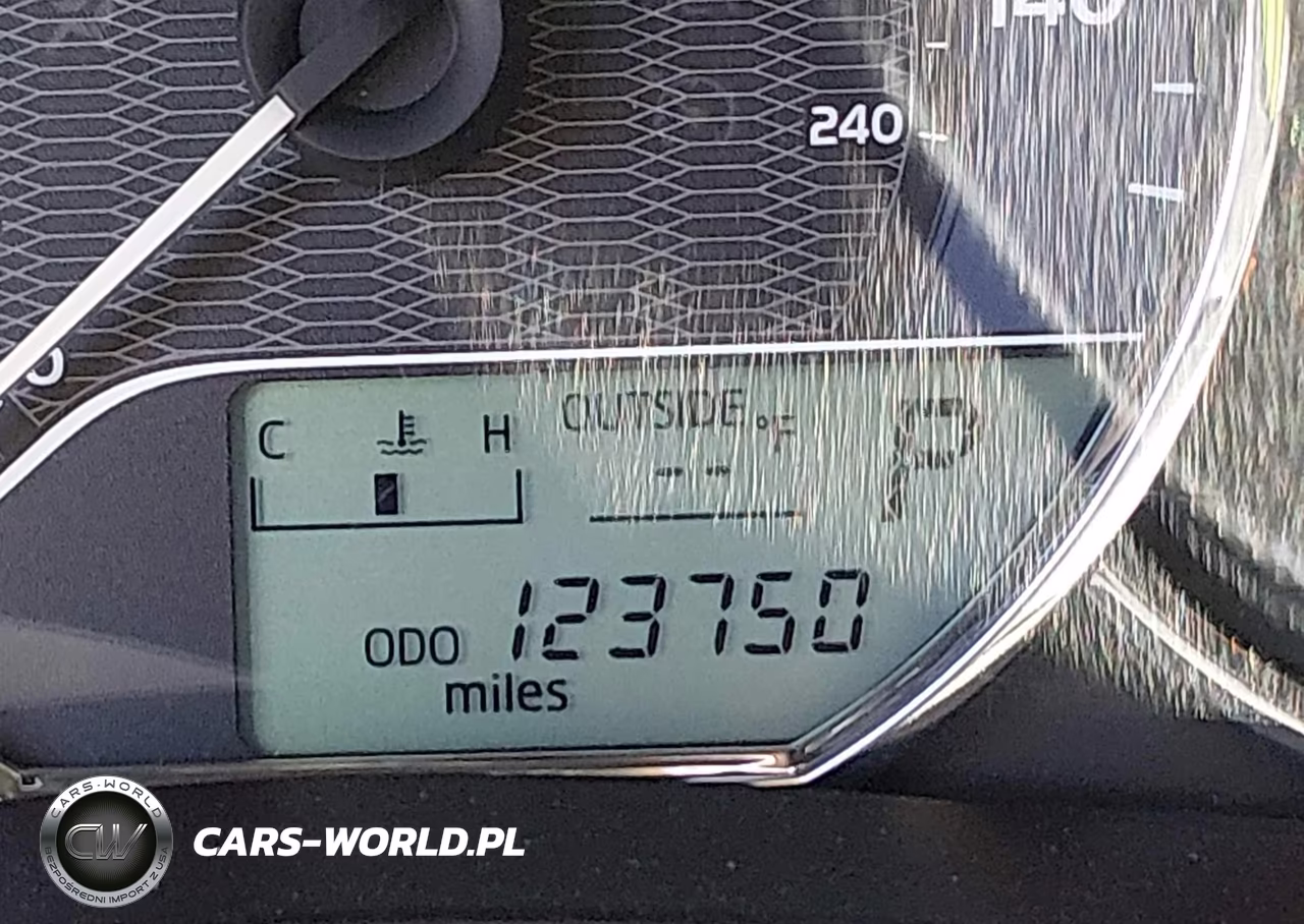 2015 Toyota Corolla Le VIN:5YFBURHE4FP240992 - 15