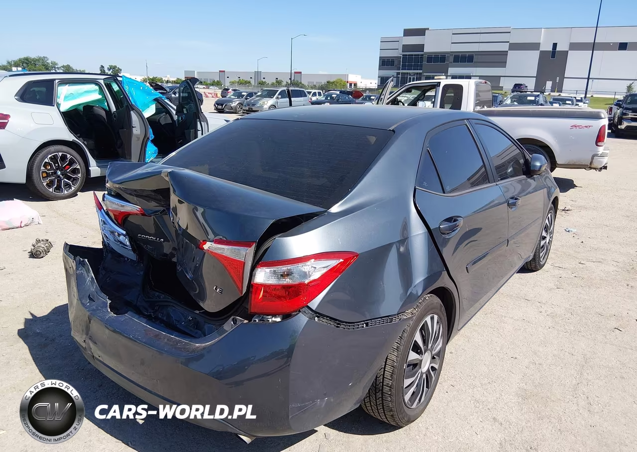 2015 Toyota Corolla Le VIN:5YFBURHE4FP240992 - 4