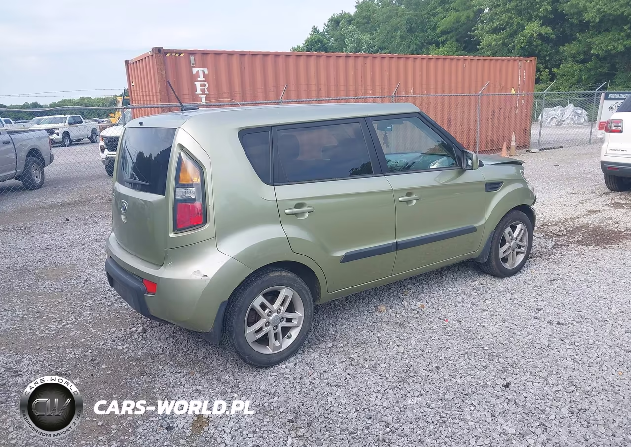 2011 Kia Soul + VIN:KNDJT2A28B7237675 - 4