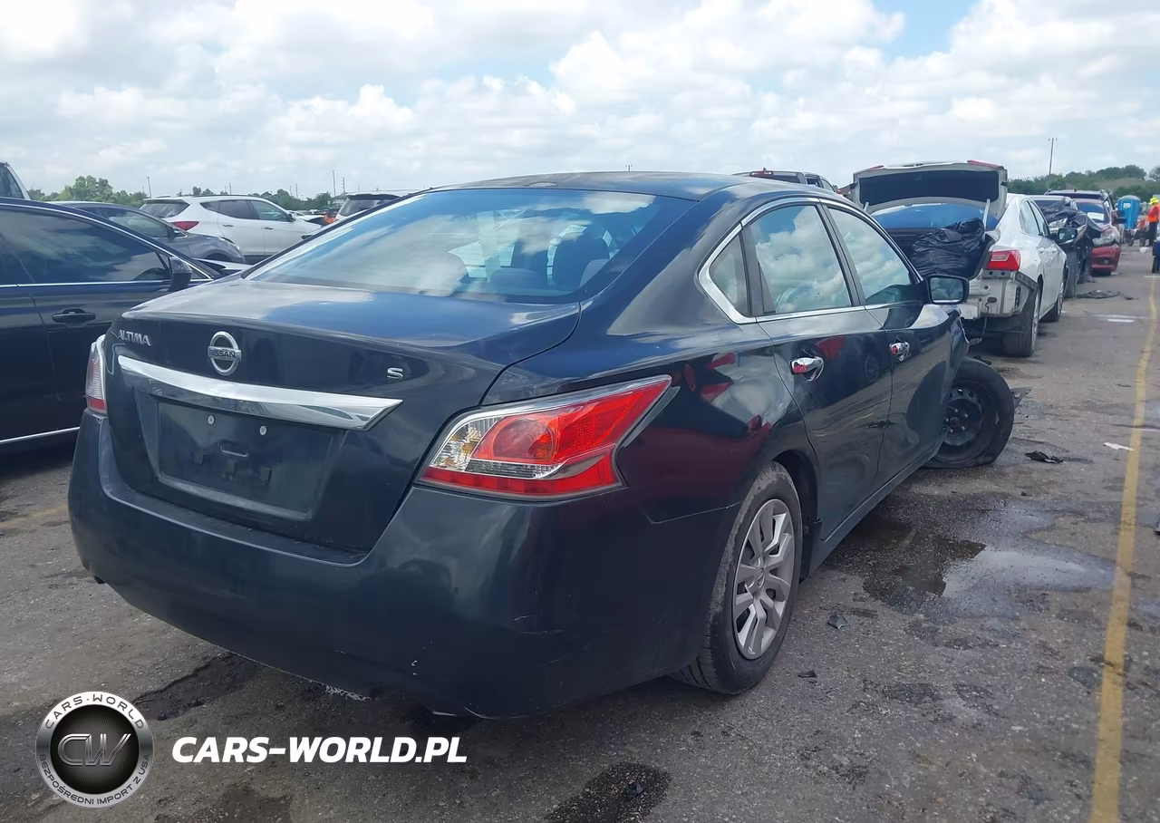 2015 Nissan Altima 2.5 S VIN:1N4AL3AP3FN862199 - 4
