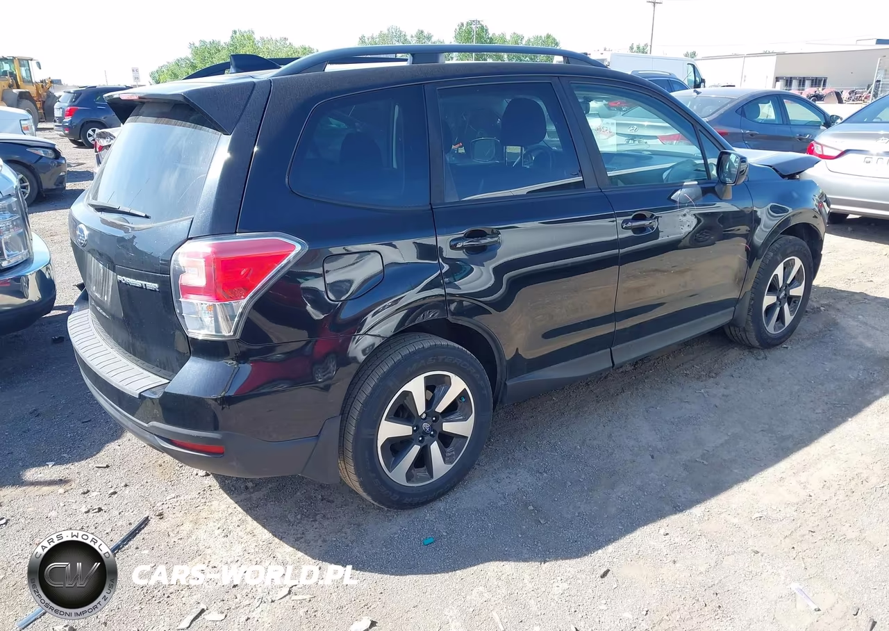 2018 Subaru Forester 2.5I Premium VIN:JF2SJAEC5JH457602 - 4