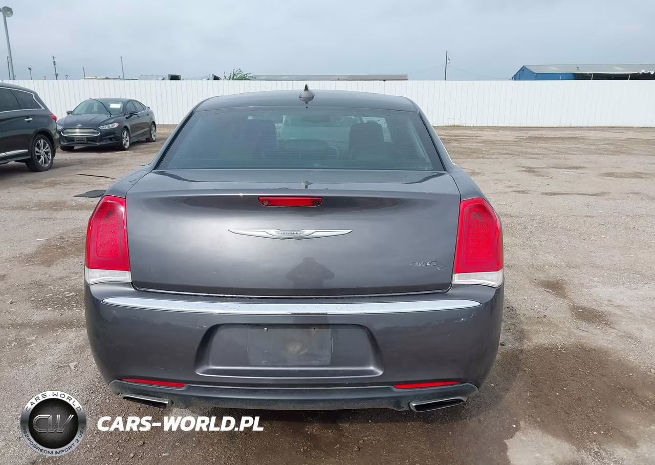 2016 Chrysler 300C VIN:2C3CCAEG0GH207515 - 16