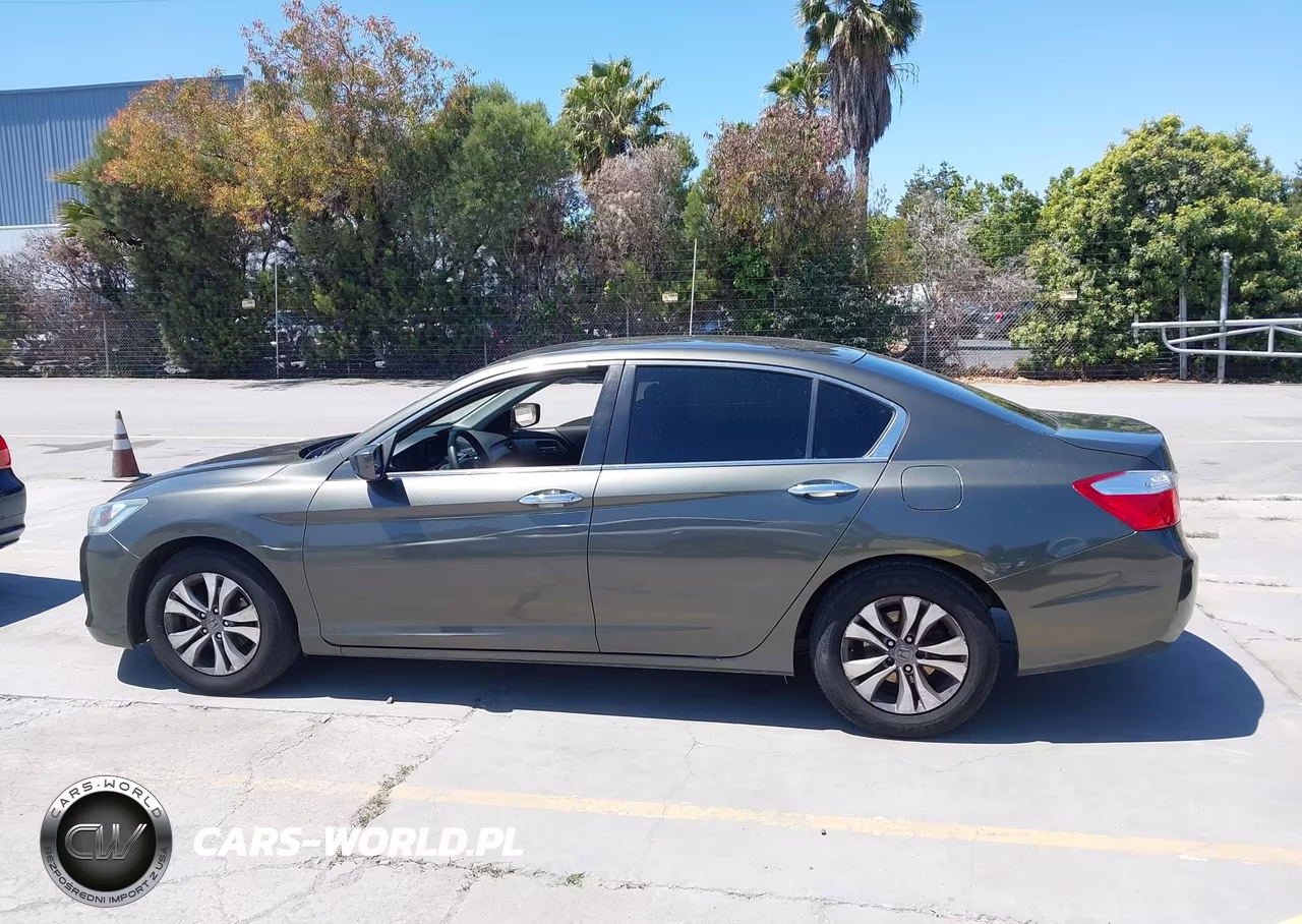2015 Honda Accord Lx VIN:1HGCR2F31FA040379 - 14