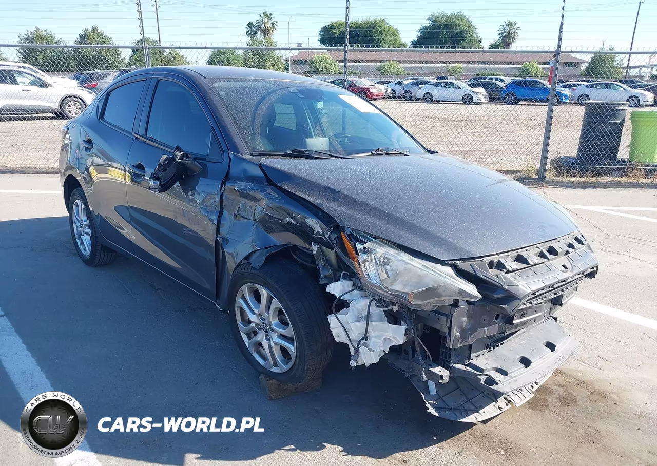 2016 Scion Ia – zdjęcie 1 z 21