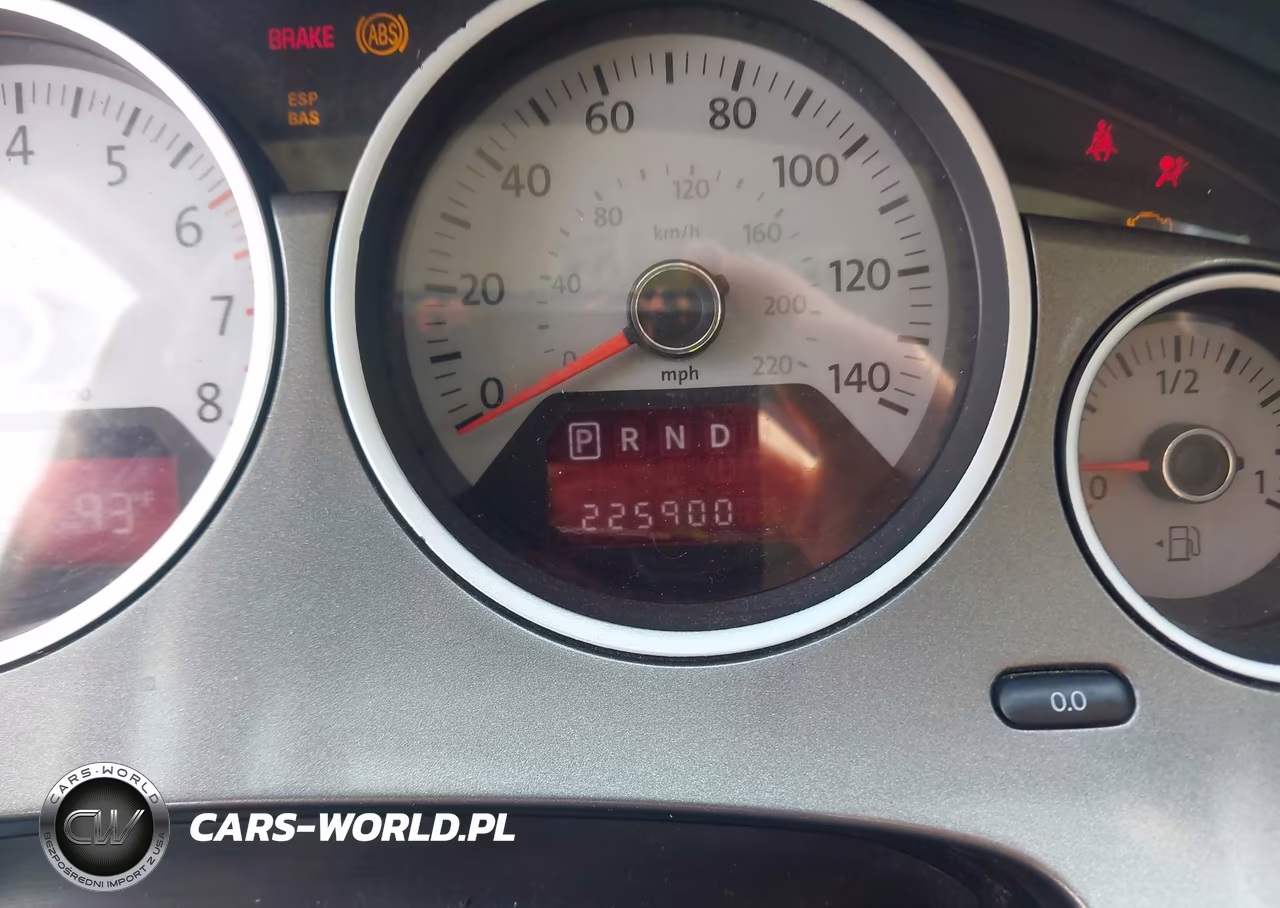 2010 Volkswagen Routan Se VIN:2V4RW3D18AR324756 - 7