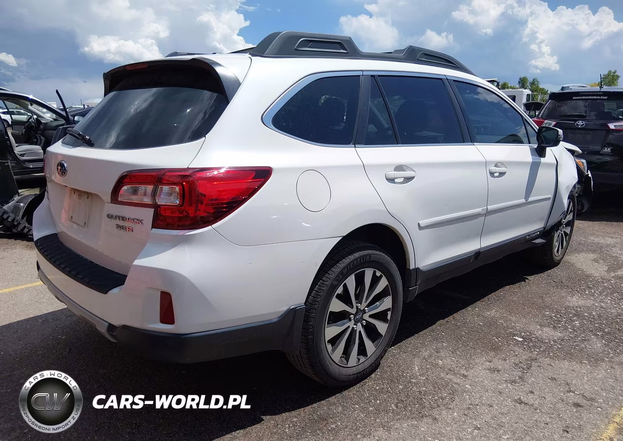 2015 Subaru Outback 3.6R Limited VIN:4S4BSENC3F3313517 - 4