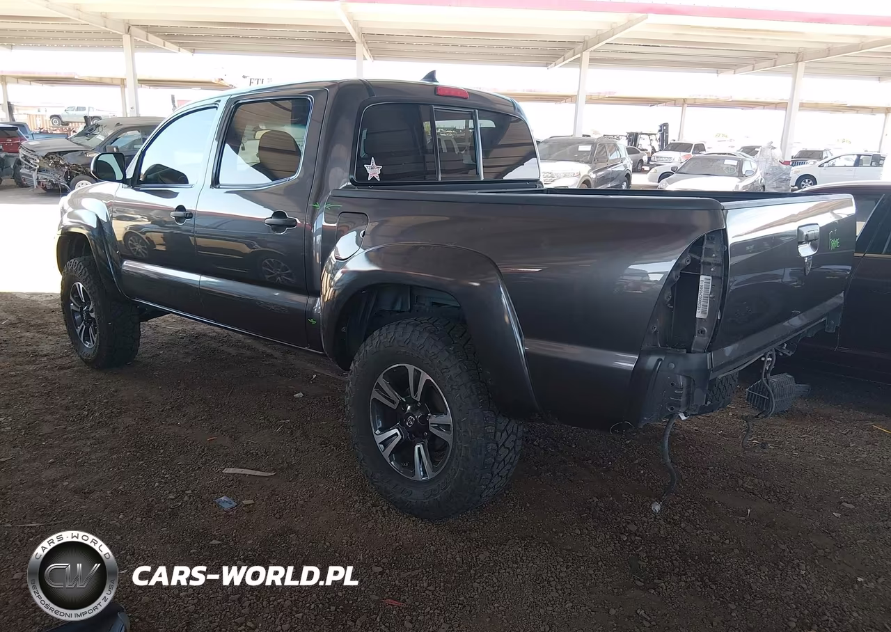 2015 Toyota Tacoma Prerunner V6 VIN:5TFJU4GN3FX079097 - 3