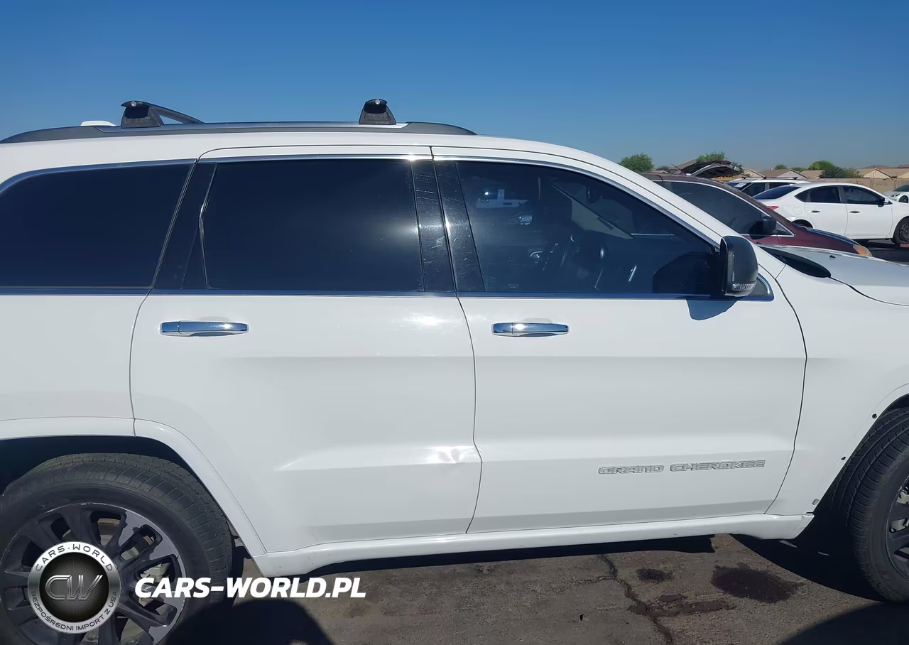 2017 Jeep Grand Cherokee Overland 4X2 VIN:1C4RJECG5HC793946 - 14