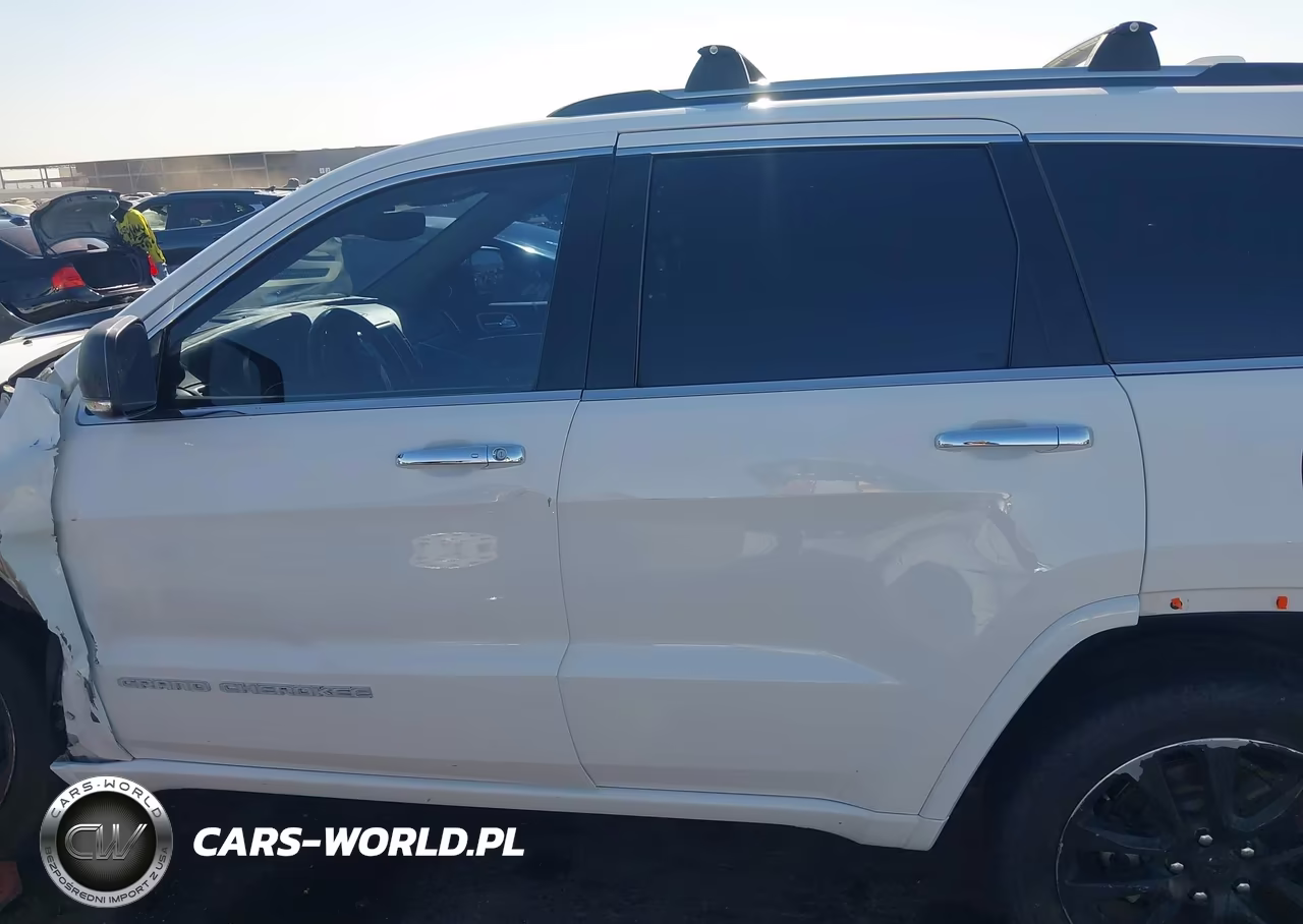 2017 Jeep Grand Cherokee Overland 4X2 VIN:1C4RJECG5HC793946 - 15