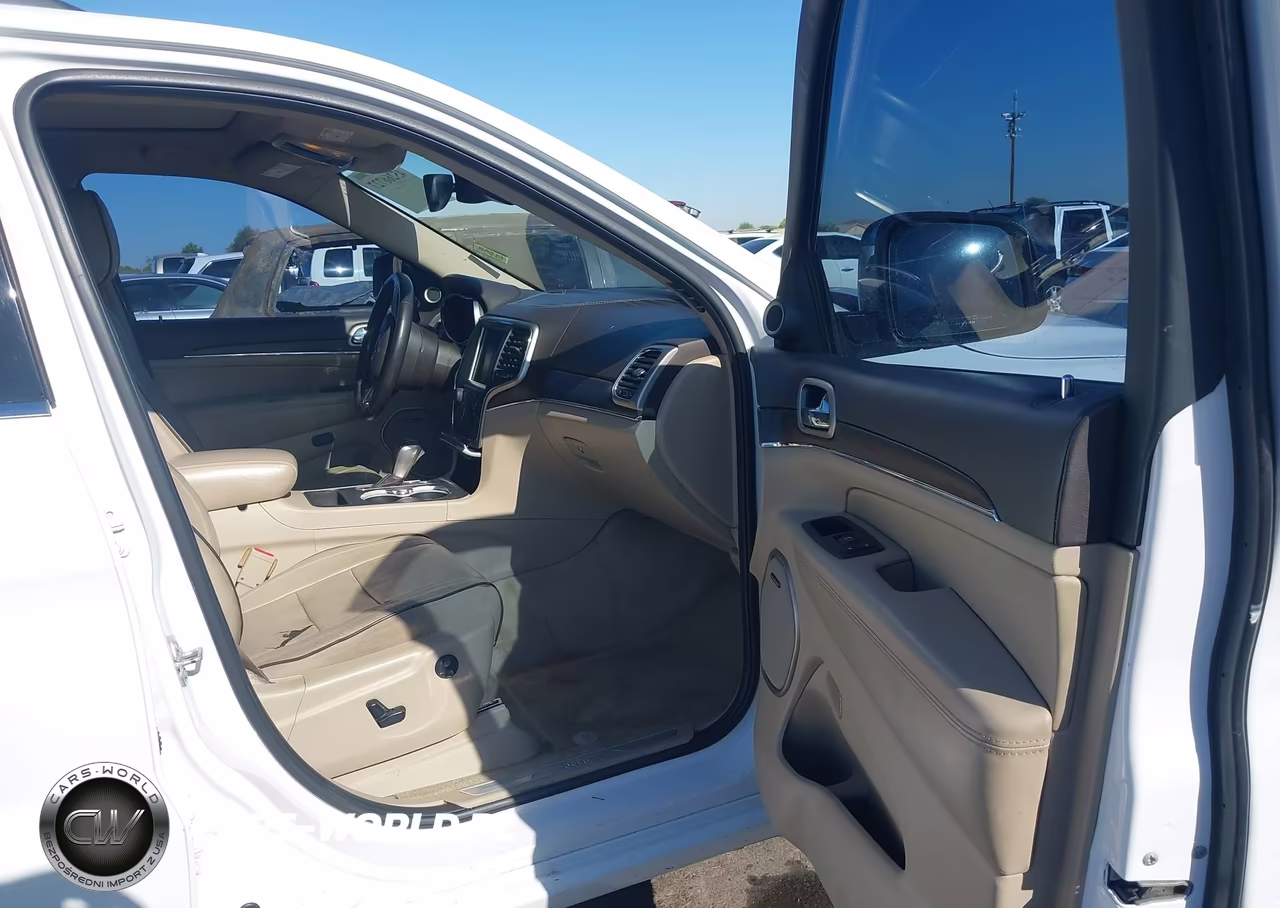 2017 Jeep Grand Cherokee Overland 4X2 VIN:1C4RJECG5HC793946 - 5