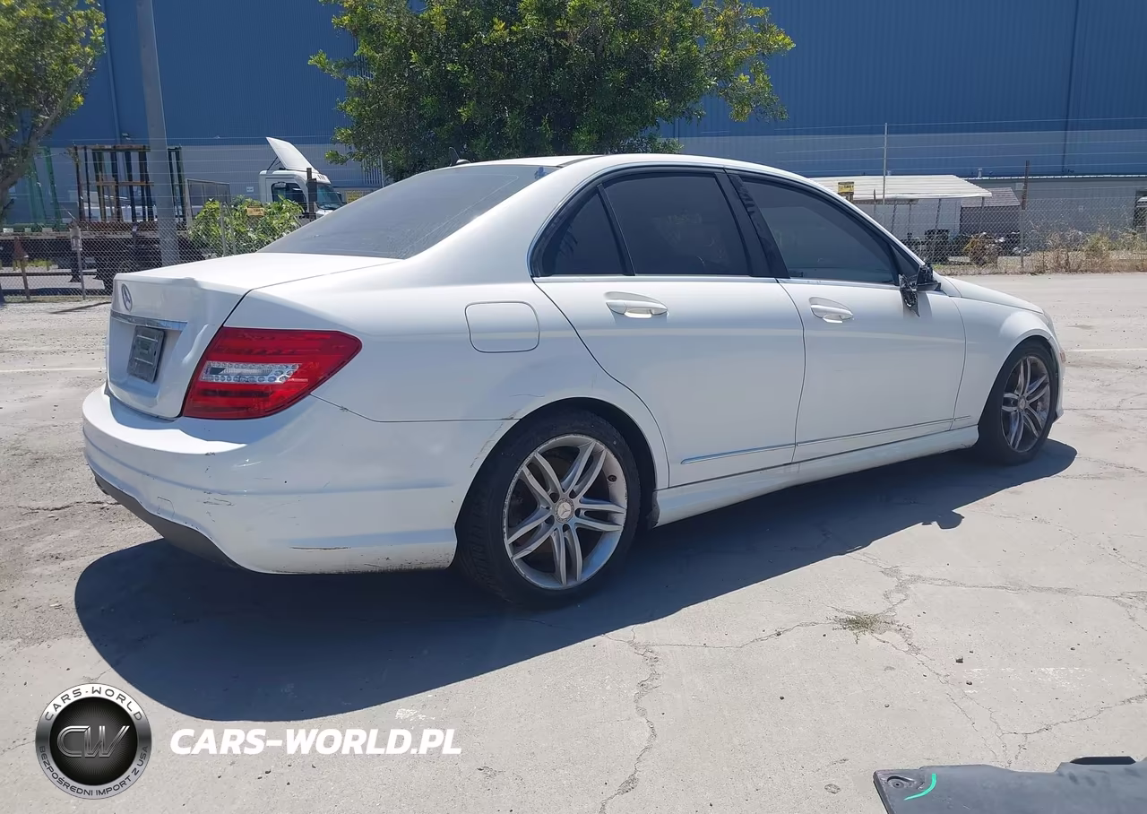 2014 Mercedes-Benz C 250 Sport VIN:WDDGF4HB6EG219561 - 4