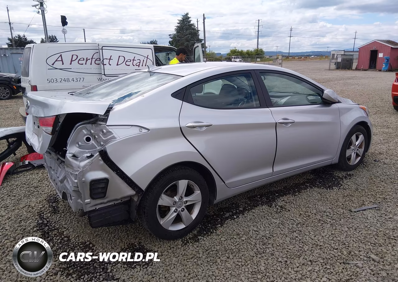 2013 Hyundai Elantra Gls VIN:5NPDH4AE6DH353590 - 4