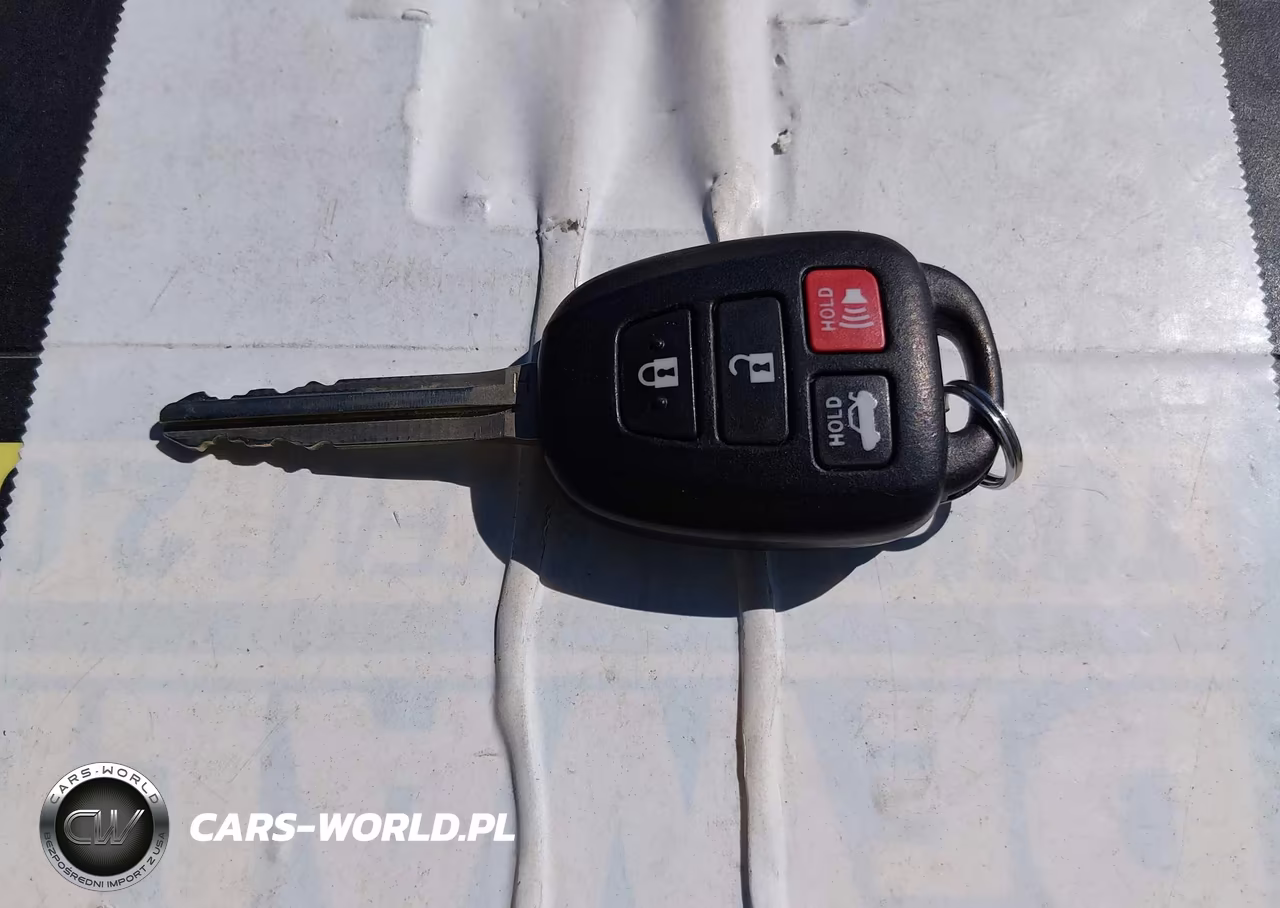2018 Toyota Corolla Le VIN:2T1BURHE5JC057948 - 11