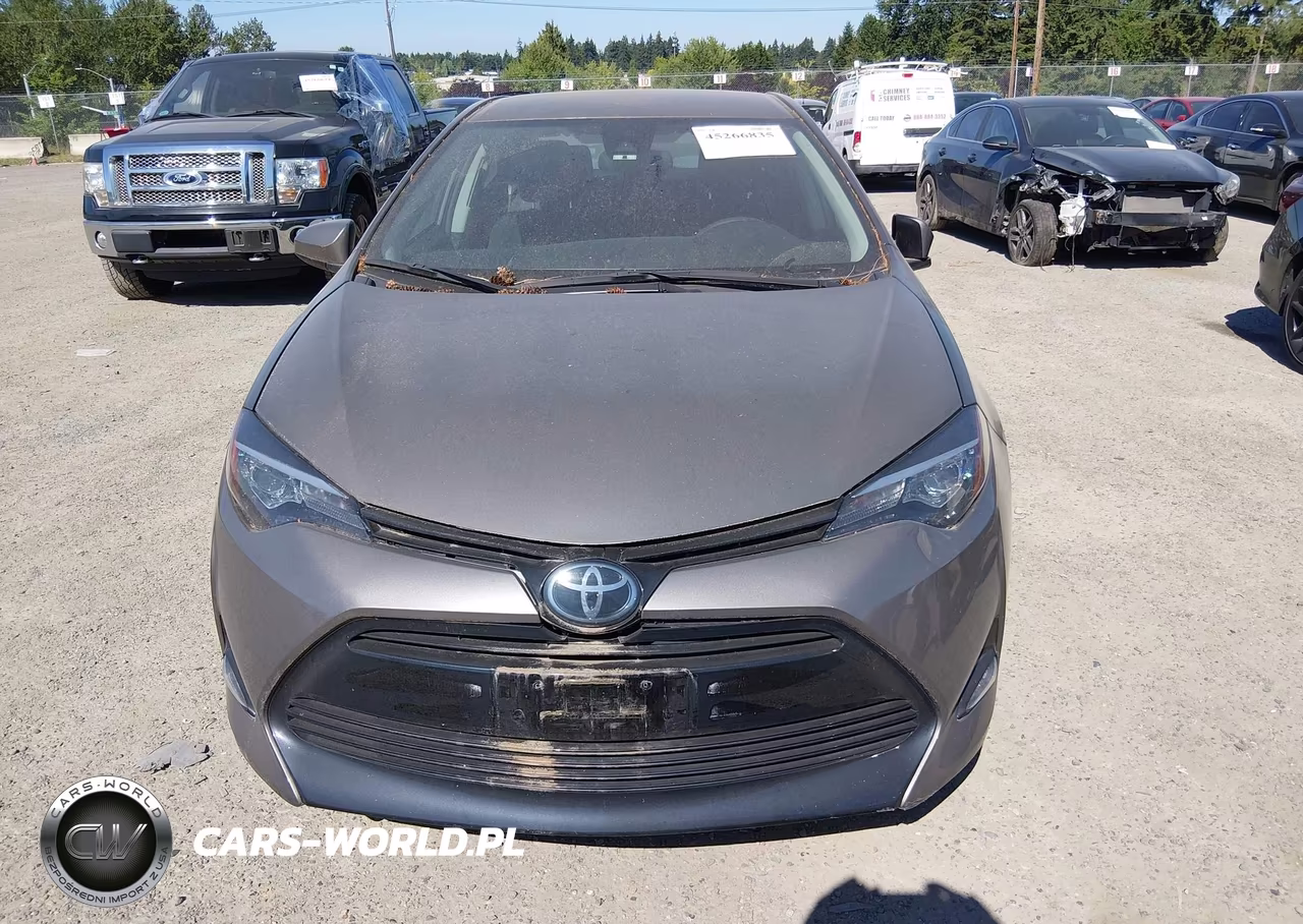 2018 Toyota Corolla Le VIN:2T1BURHE5JC057948 - 13