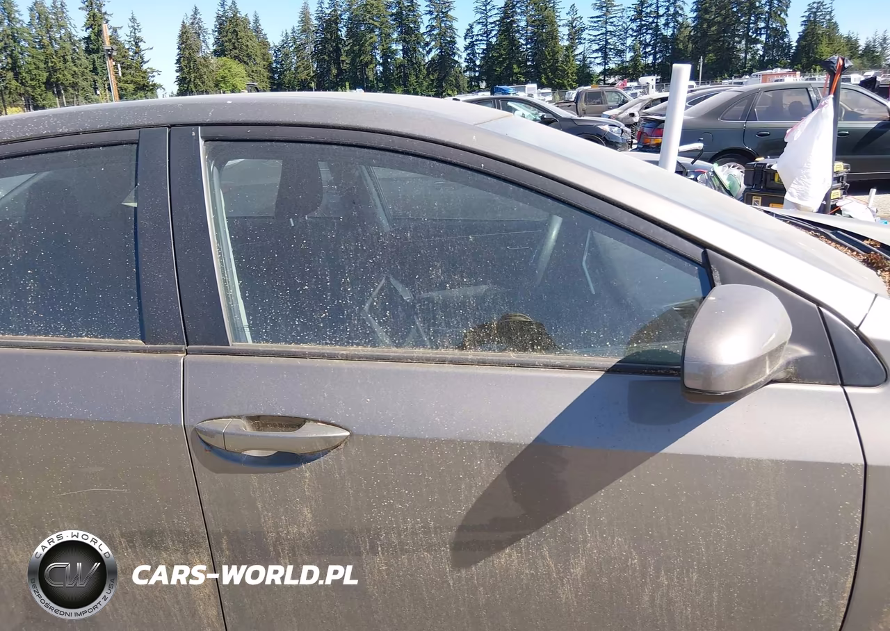 2018 Toyota Corolla Le VIN:2T1BURHE5JC057948 - 14