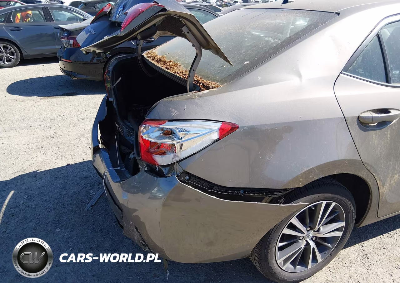 2018 Toyota Corolla Le VIN:2T1BURHE5JC057948 - 19