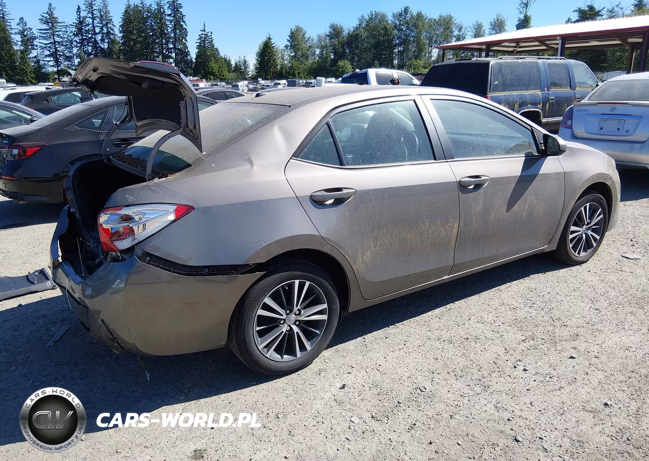 2018 Toyota Corolla Le VIN:2T1BURHE5JC057948 - 4