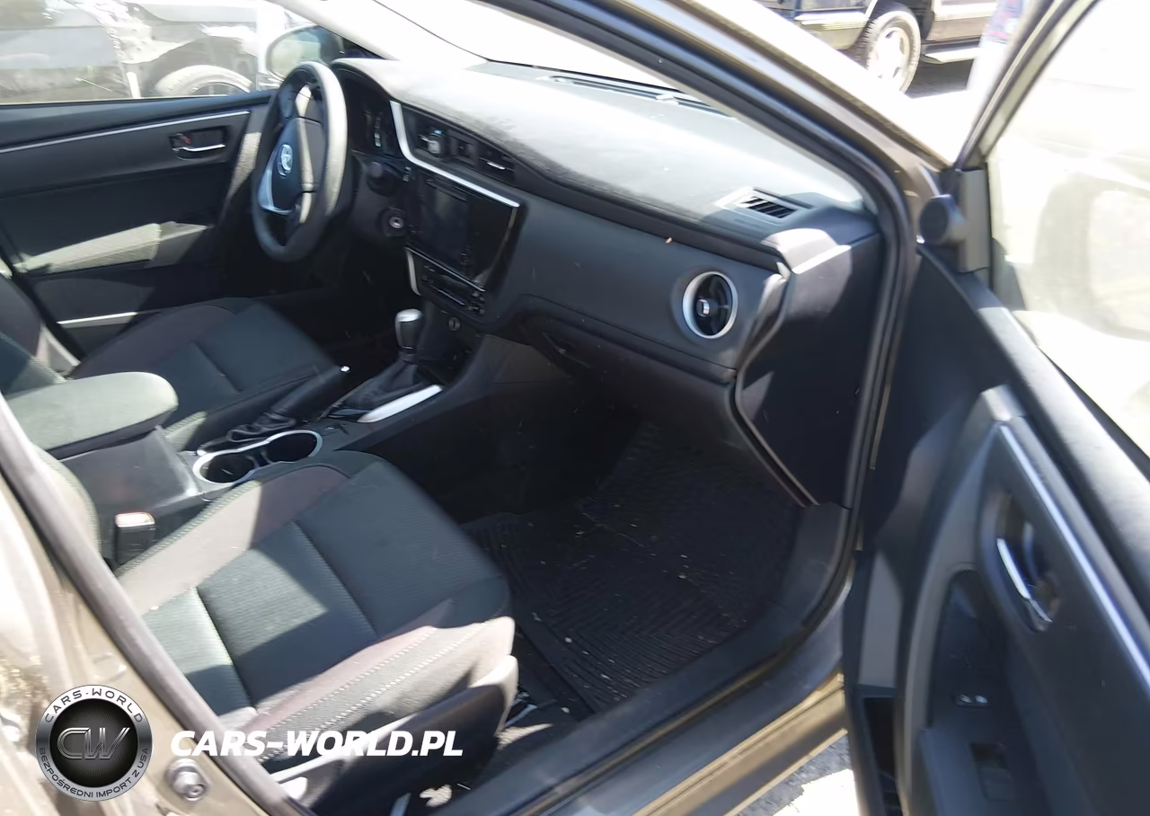 2018 Toyota Corolla Le VIN:2T1BURHE5JC057948 - 5