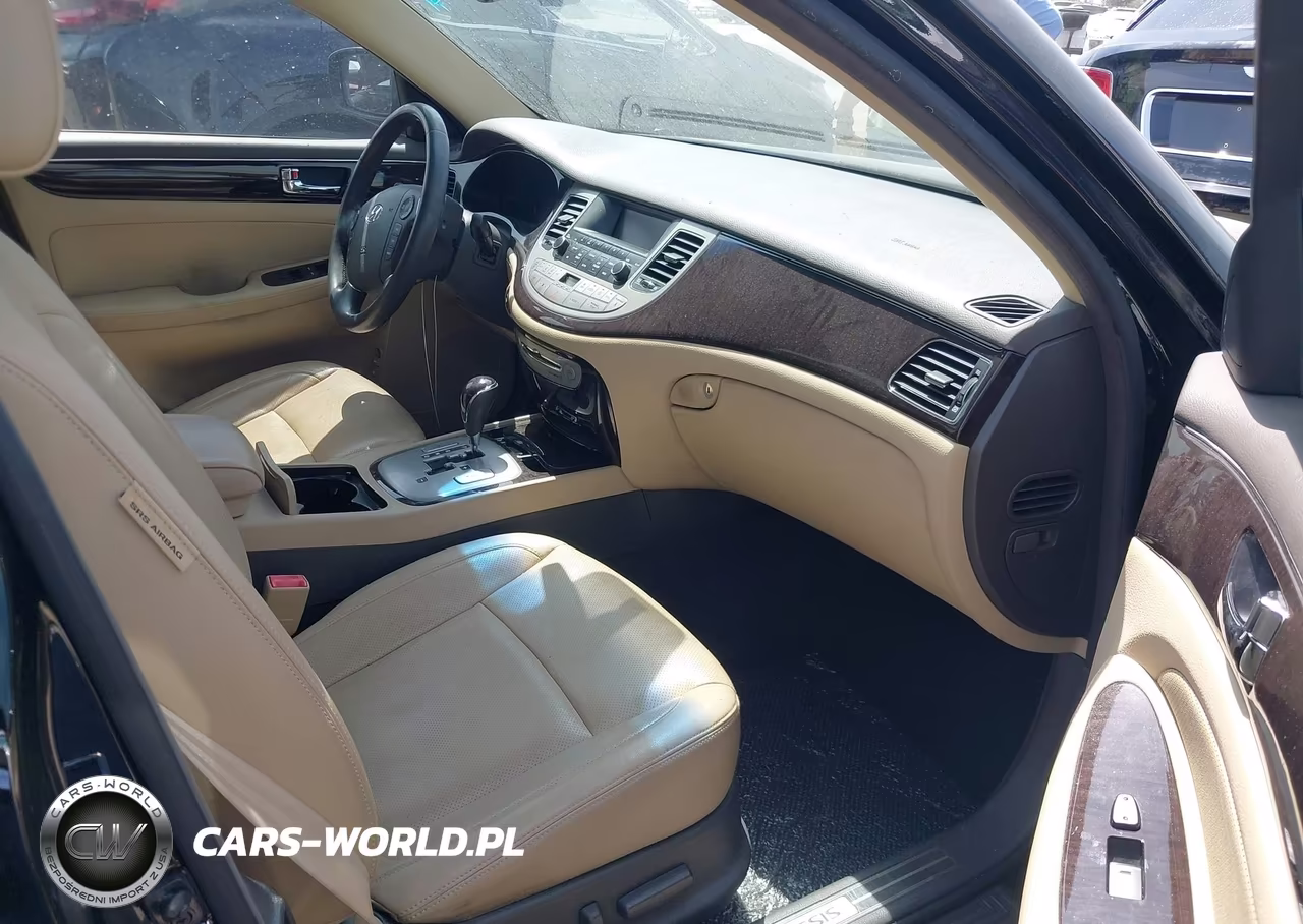 2011 Hyundai Genesis 3.8 VIN:KMHGC4DE1BU143162 - 5