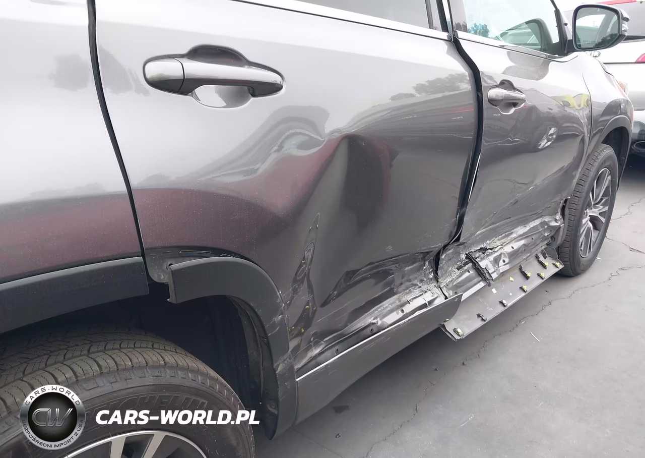 2017 Toyota Highlander Le Plus VIN:5TDZZRFH3HS213189 - 12
