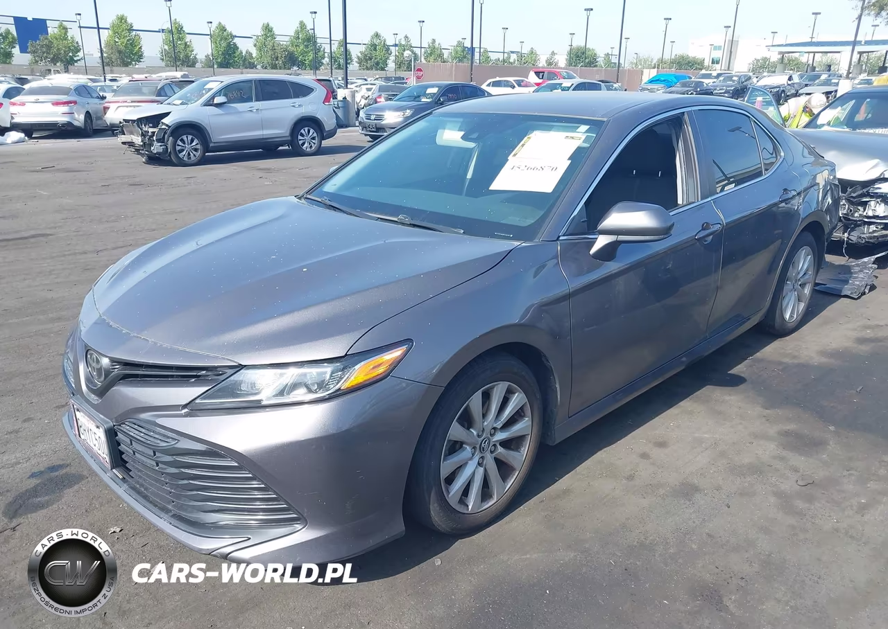2019 Toyota Camry Le VIN:4T1B11HK9KU186193 - 2