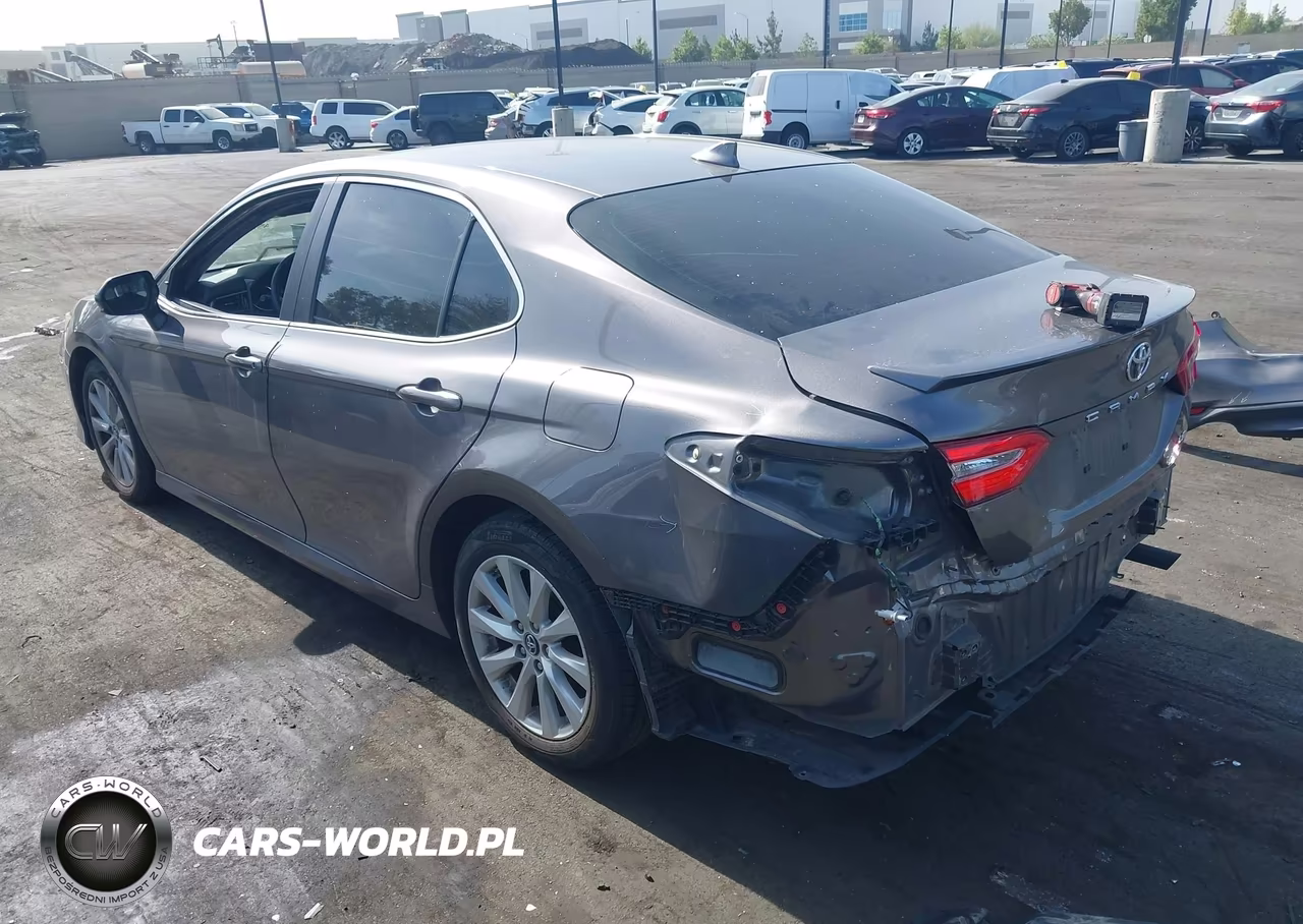 2019 Toyota Camry Le VIN:4T1B11HK9KU186193 - 3