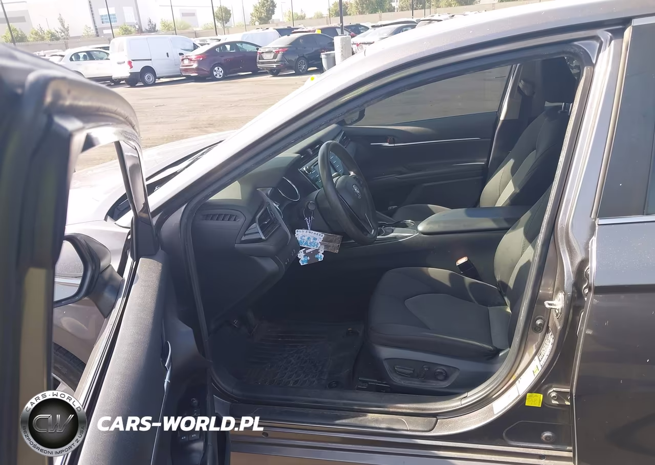 2019 Toyota Camry Le VIN:4T1B11HK9KU186193 - 5