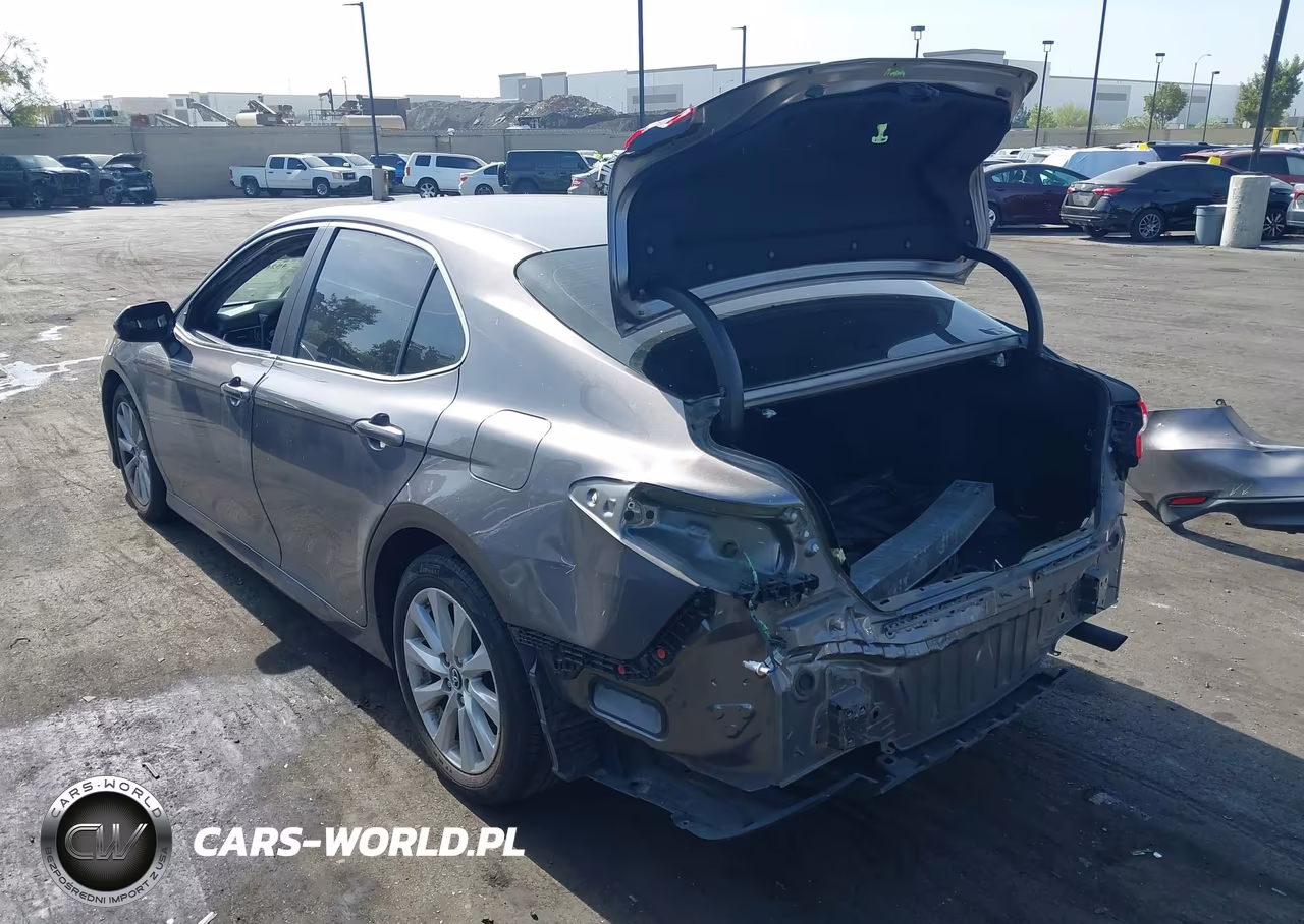 2019 Toyota Camry Le VIN:4T1B11HK9KU186193 - 6