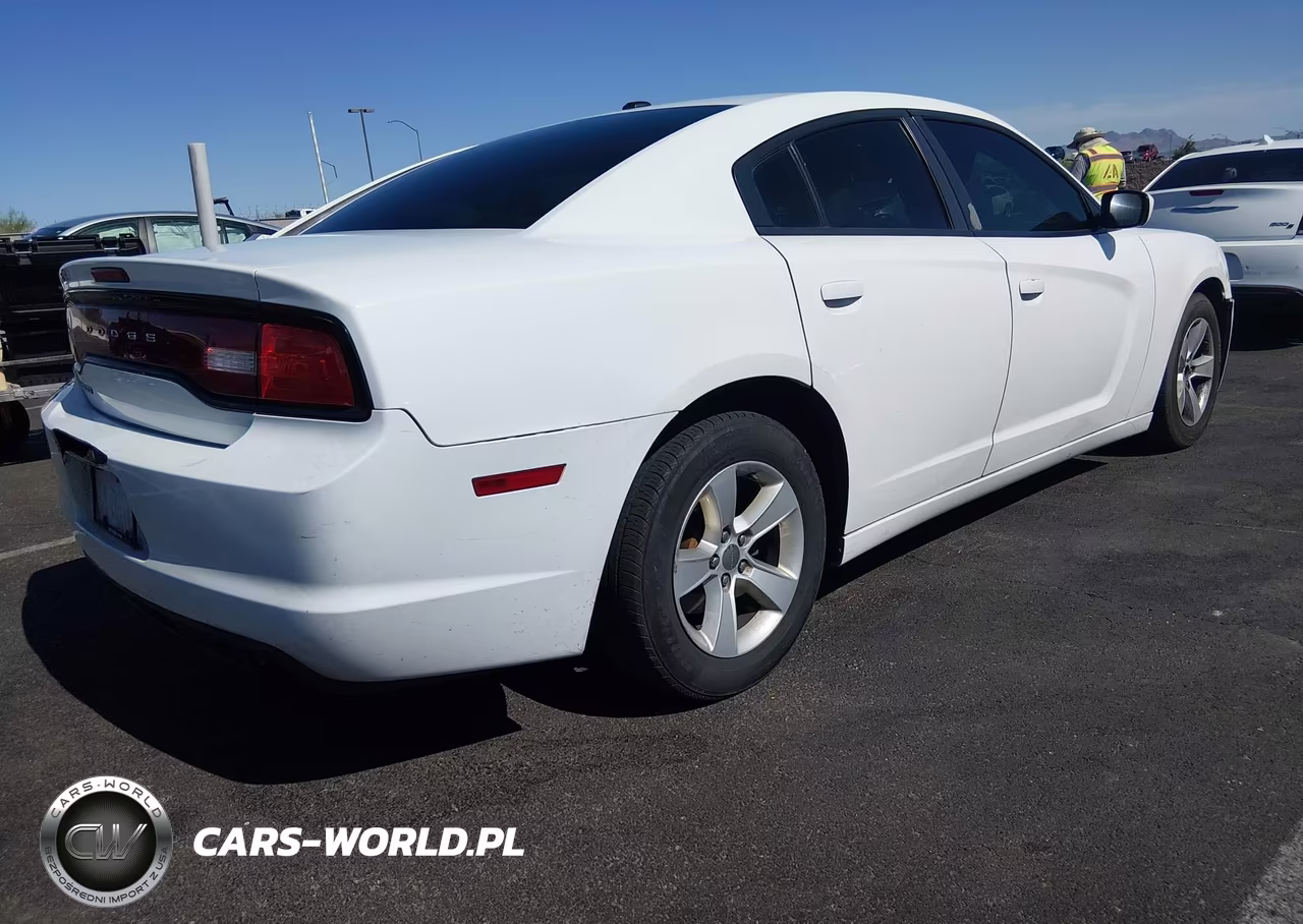 2011 Dodge Charger VIN:2B3CL3CG0BH585032 - 4