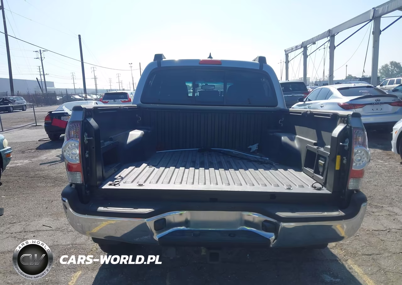 2014 Toyota Tacoma Prerunner V6 VIN:3TMJU4GN3EM165367 - 16