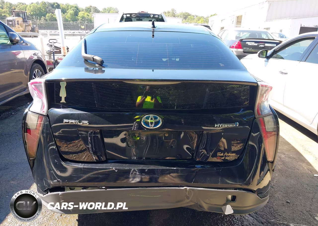 2016 Toyota Prius Three Touring VIN:JTDKARFU3G3016058 - 15