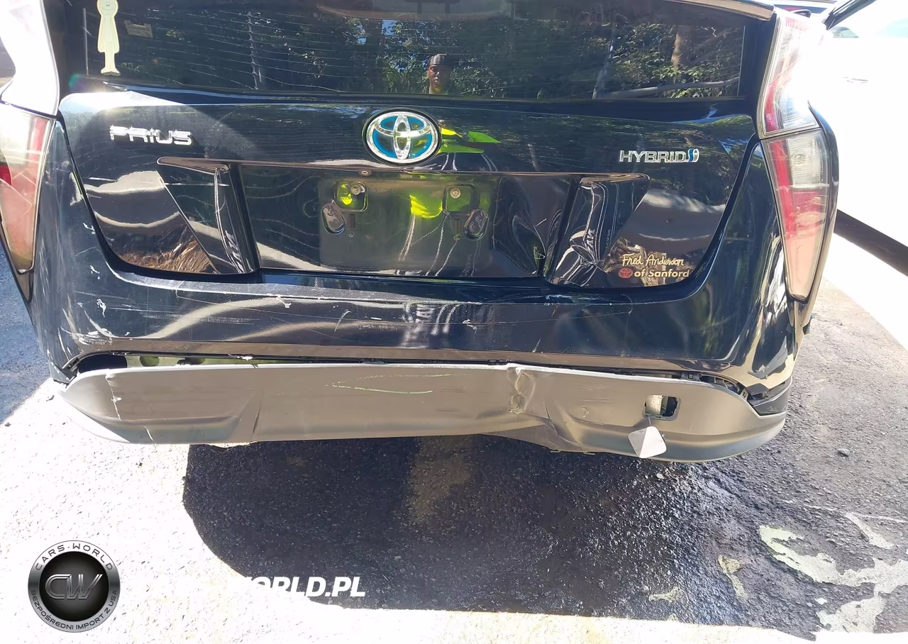 2016 Toyota Prius Three Touring VIN:JTDKARFU3G3016058 - 6