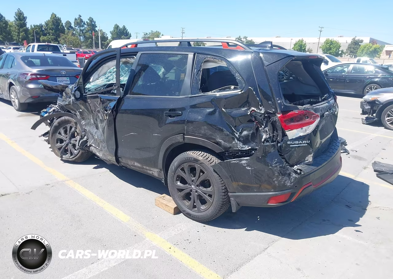 2019 Subaru Forester Sport VIN:JF2SKAPC4KH554768 - 3