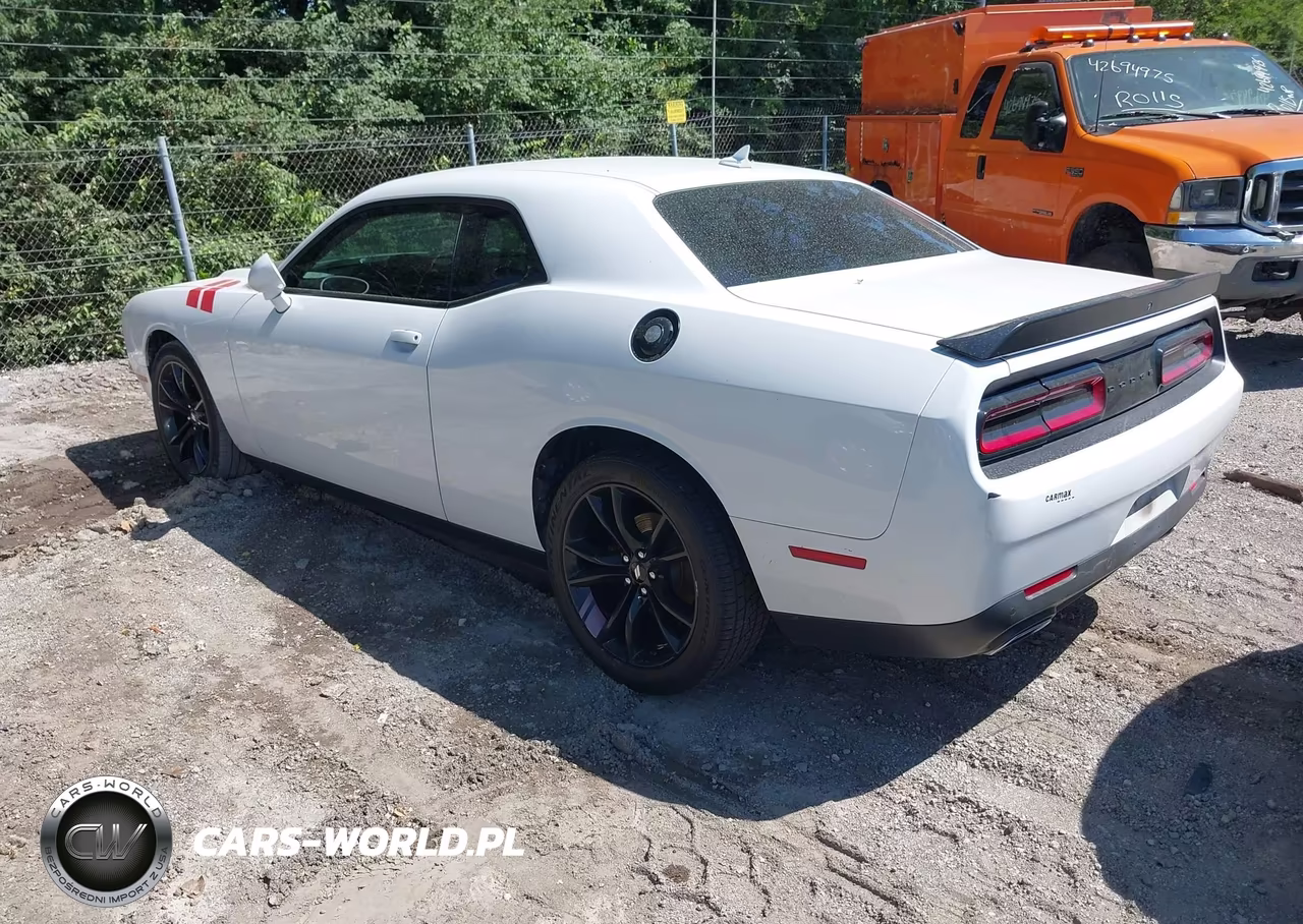 2018 Dodge Challenger Sxt Plus VIN:2C3CDZAG0JH131500 - 3