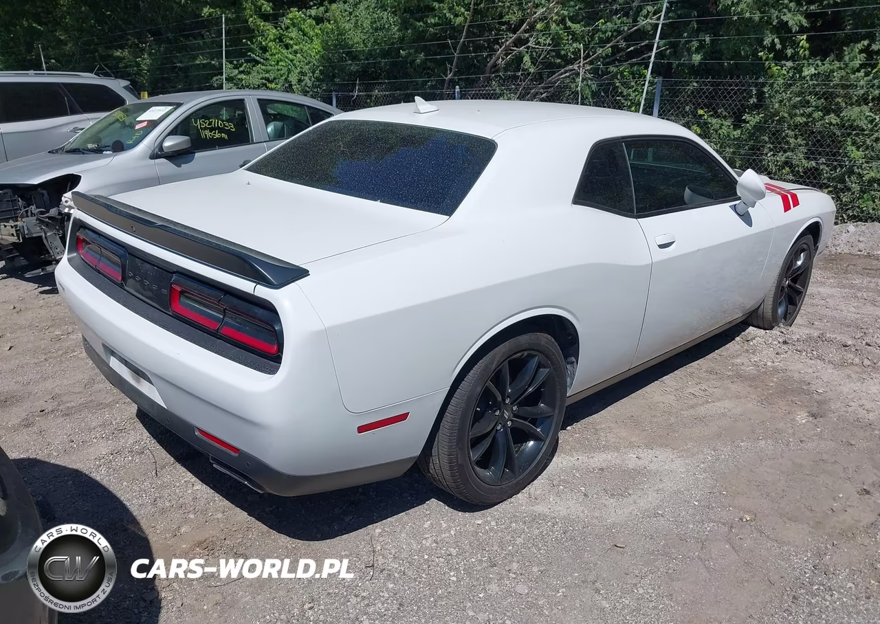 2018 Dodge Challenger Sxt Plus VIN:2C3CDZAG0JH131500 - 4