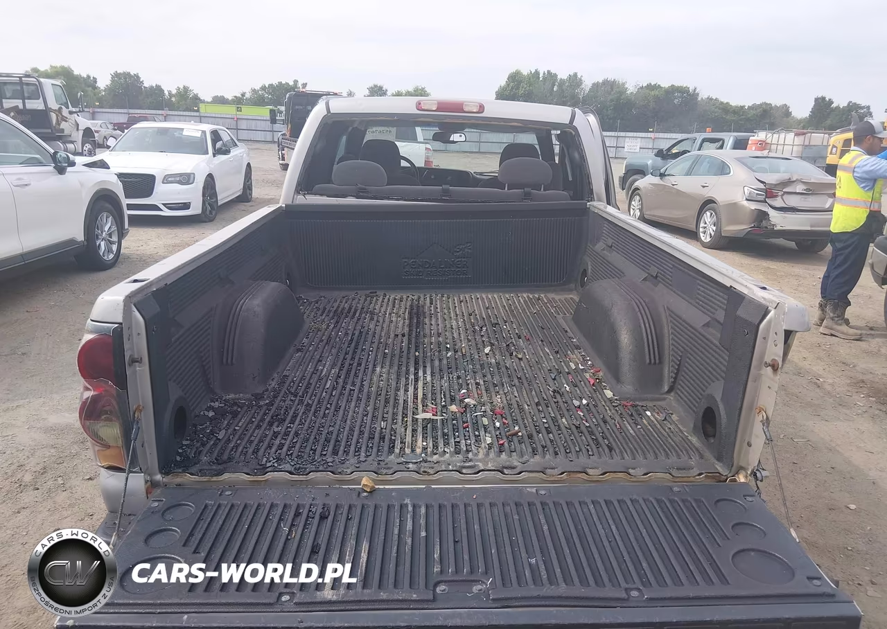 2004 Chevrolet Silverado 1500 Ls VIN:2GCEC19V241399232 - 18