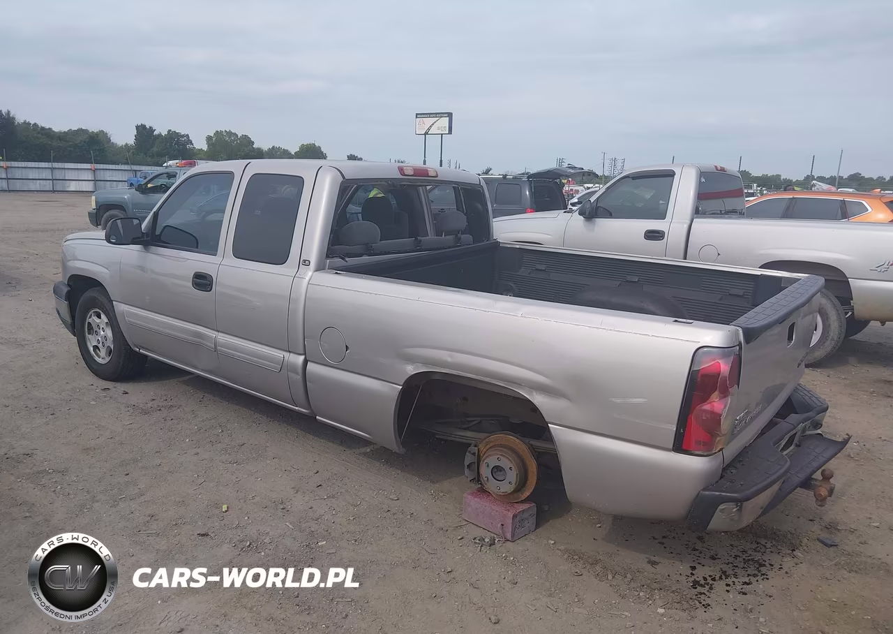 2004 Chevrolet Silverado 1500 Ls VIN:2GCEC19V241399232 - 3