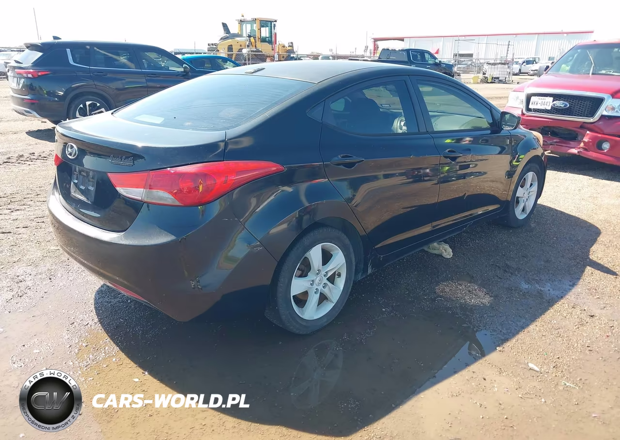 2013 Hyundai Elantra Gls VIN:KMHDH4AE9DU606788 - 4