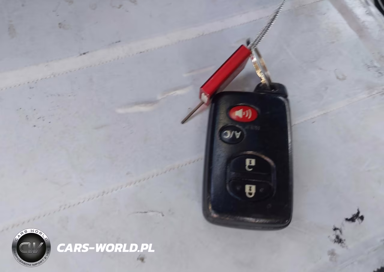 2011 Toyota Prius Three VIN:JTDKN3DU0B0281051 - 11