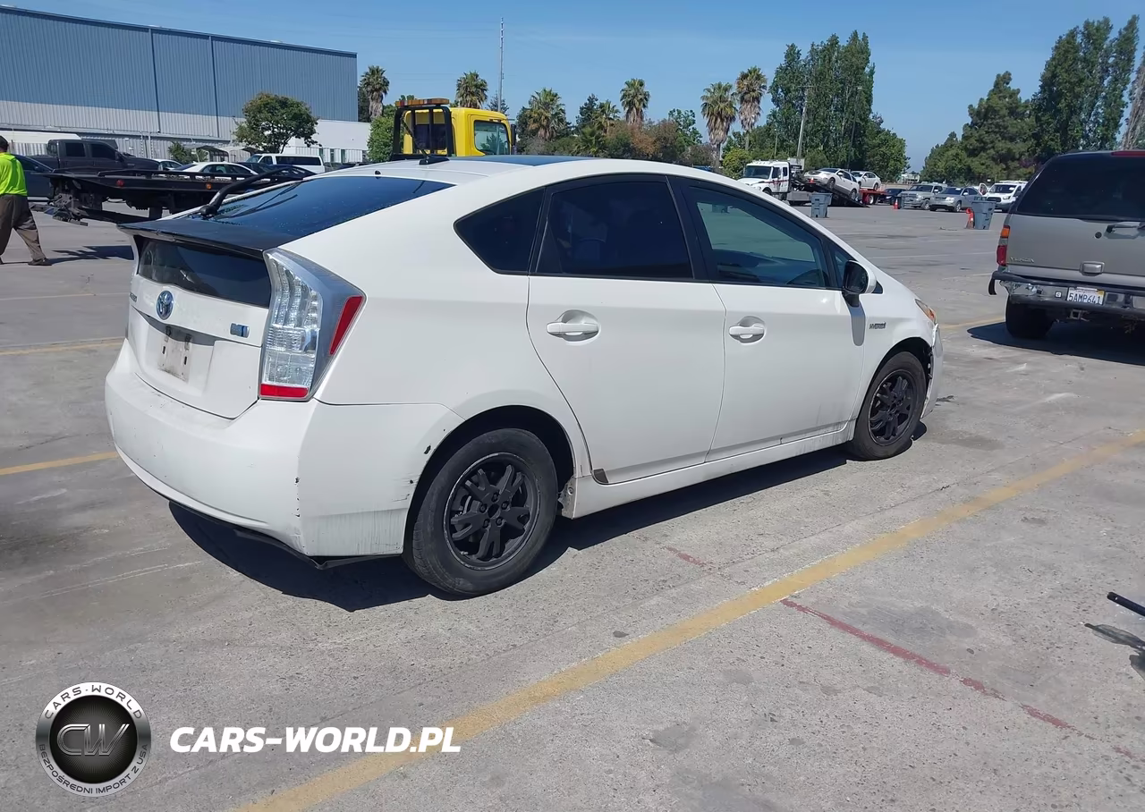 2011 Toyota Prius Three VIN:JTDKN3DU0B0281051 - 4