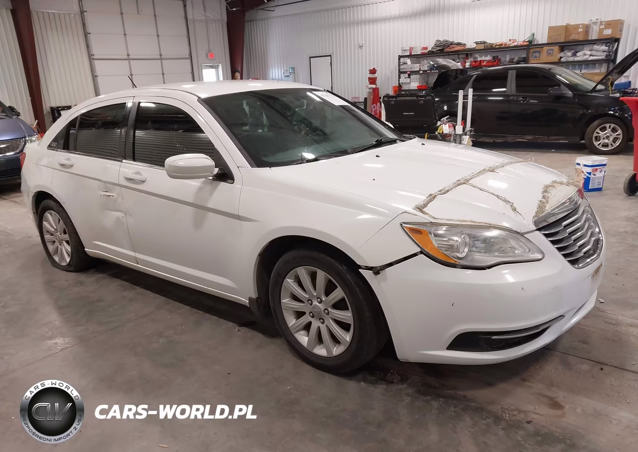 2014 Chrysler 200 Touring – zdjęcie 1 z 16