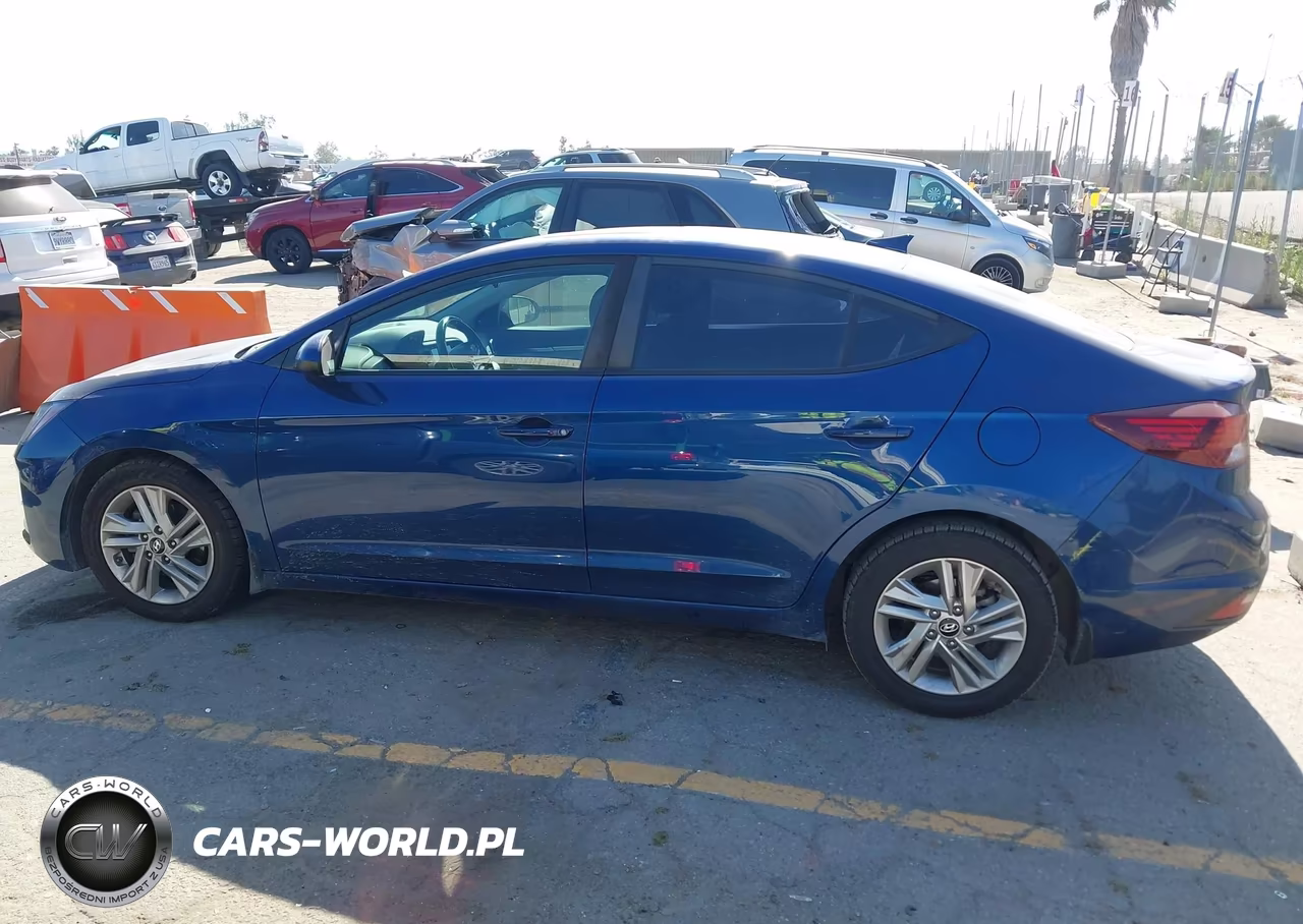 2019 Hyundai Elantra Value Edition VIN:5NPD84LF4KH480972 - 15