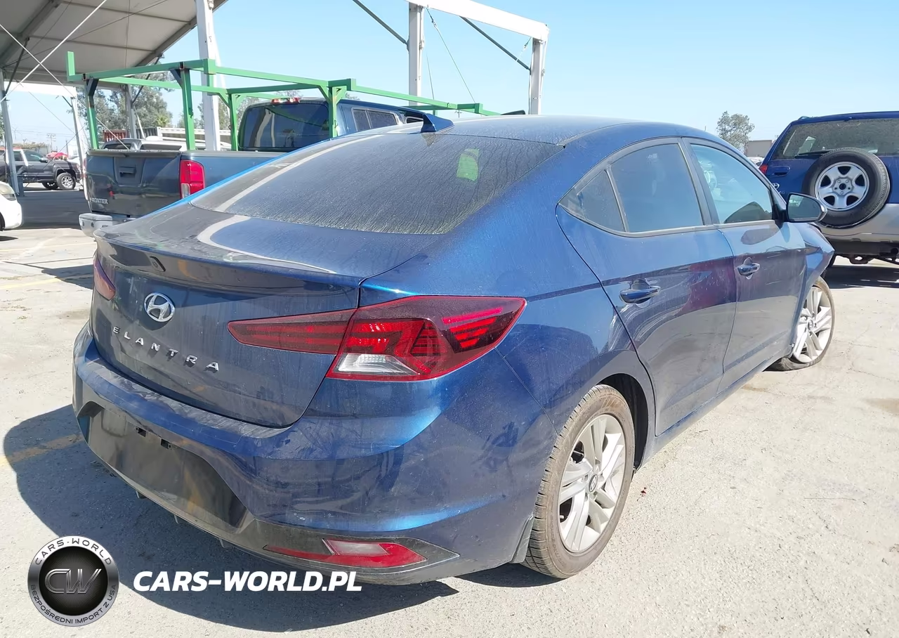2019 Hyundai Elantra Value Edition VIN:5NPD84LF4KH480972 - 4