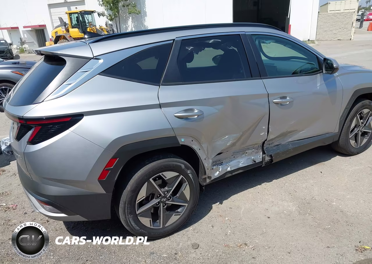 2025 Hyundai Tucson Hybrid Sel Convenience VIN:KM8JCDD11SU318951 - 4