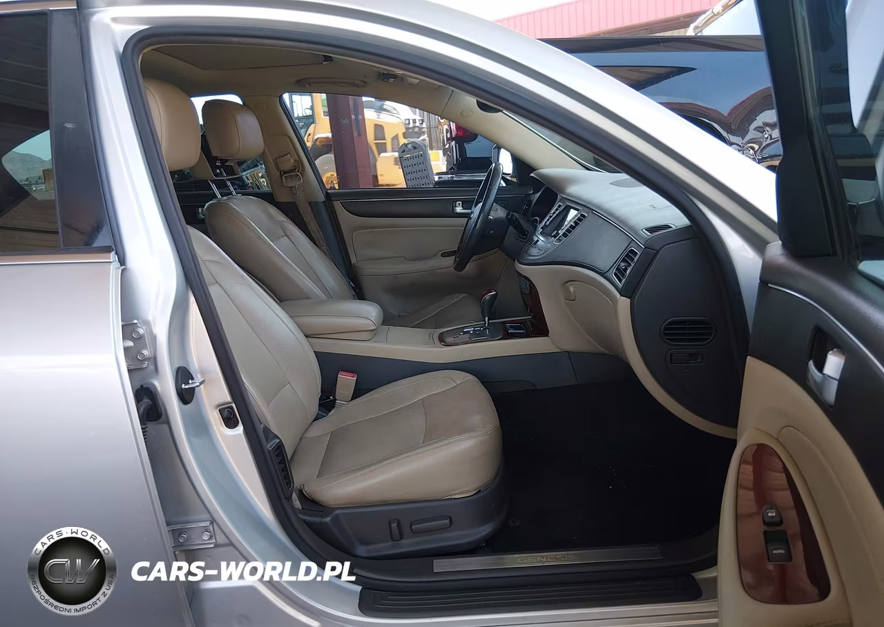 2012 Hyundai Genesis 3.8 VIN:KMHGC4DD7CU201929 - 5