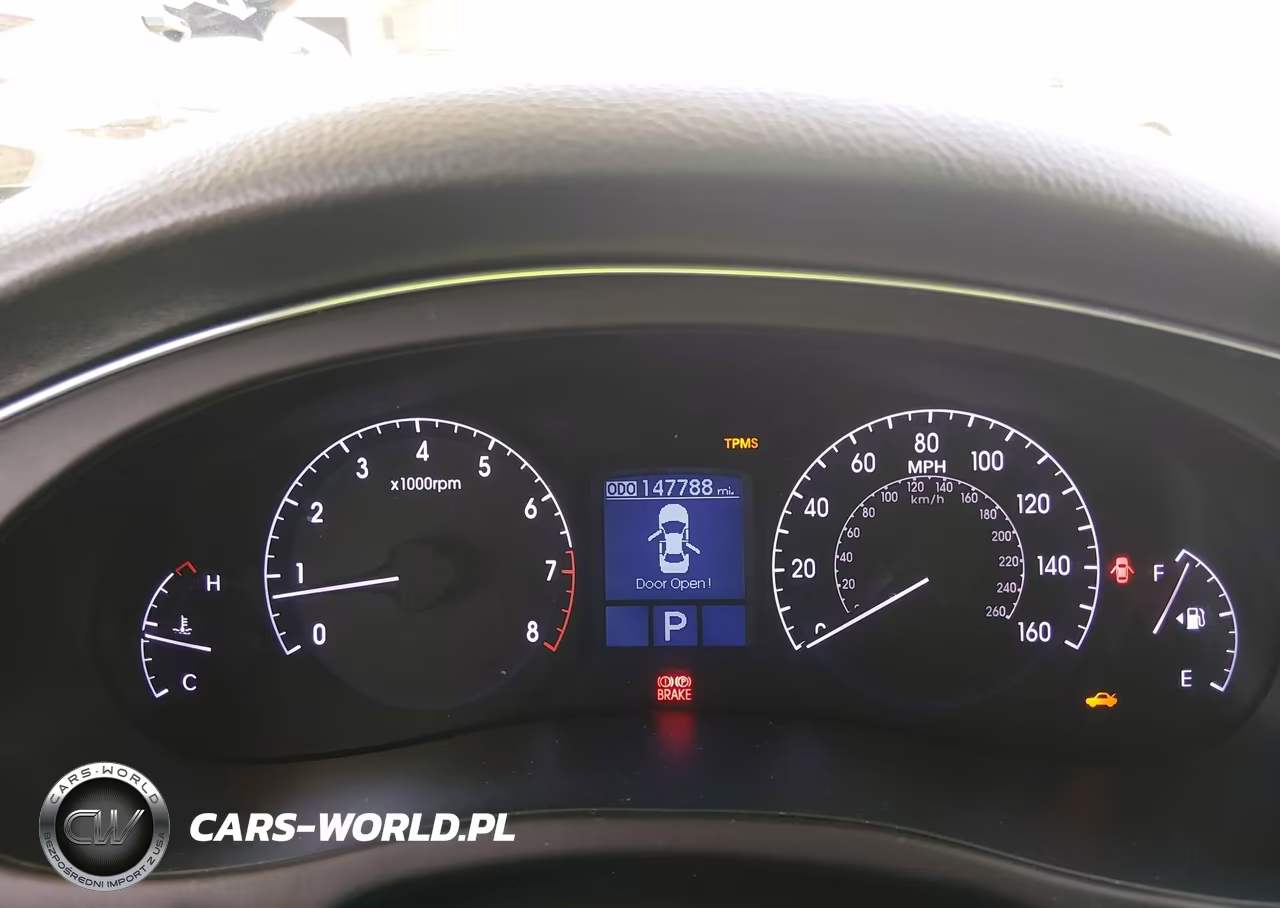 2012 Hyundai Genesis 3.8 VIN:KMHGC4DD7CU201929 - 7
